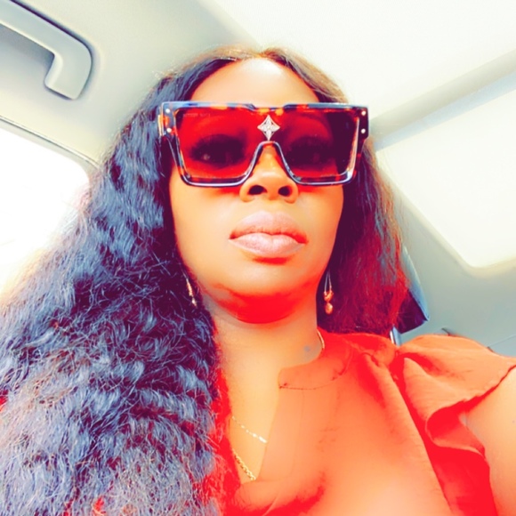 Meet your Posher, Lisa - Picture 1 of 1